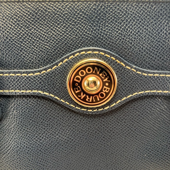 Dooney and Bourke tote bag set (3pack - tote, wallet and twilly) - Picture 6 of 10